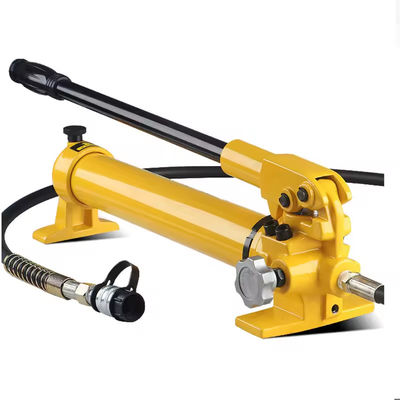 अच्छा दाम CP-700 Hydraulic Hand Pump 700 Kg/Cm Pressure With Crimping Pressing And Cutting Heads ऑनलाइन